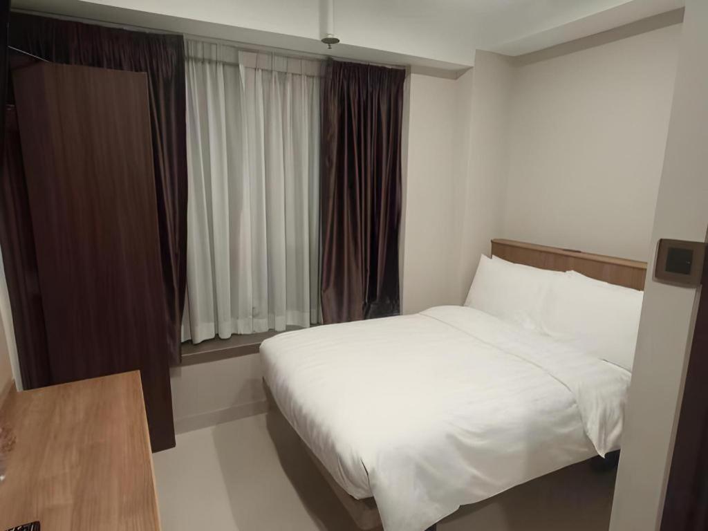 We Kowloon Hotel
